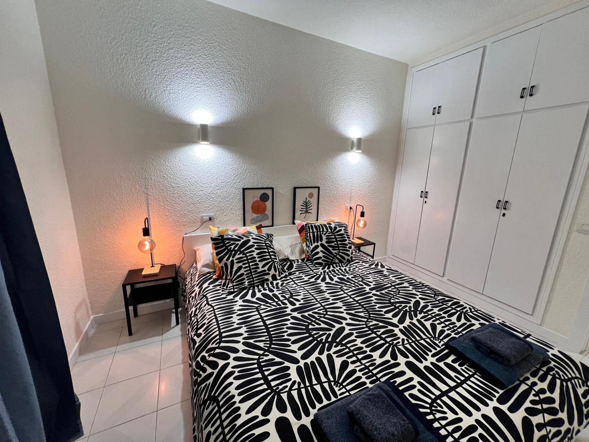 לוס כריסטיאנוס Seaview And Sunset Apartment Los Cristianos מראה חיצוני תמונה